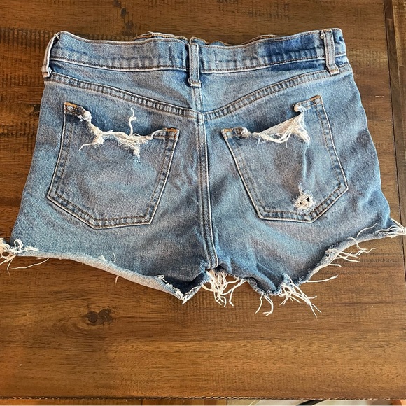 Abercrombie mid rise jeans shorts - Picture 2 of 3